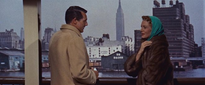V nepozabno avanturo z Empire State Building sta se zapletla Deborah Kerr in Cary Grant. Foto IMDB