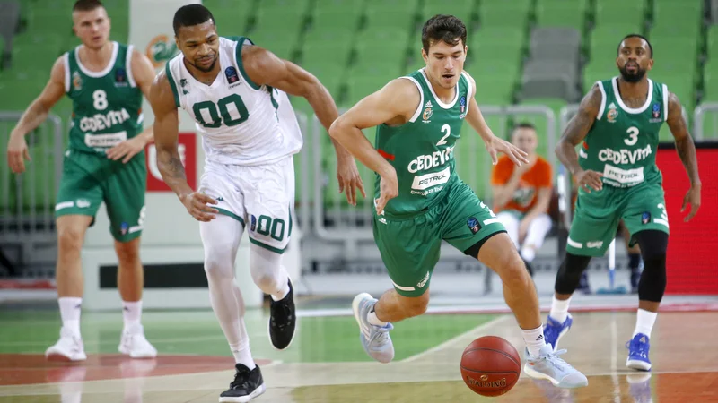 Filip Krušlin (2) je bil za marsikoga odkritje tekme z Darušafako. FOTO: Roman Šipić