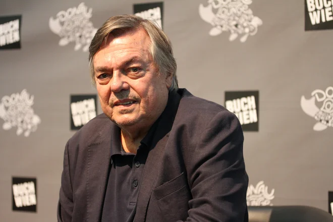 &raquo;V Sloveniji smo očitno veliko bolj na široko kot v Avstriji odprli debato o tabujih svoje zgodovine na različnih področjih,&laquo; ugotavlja Drago Jančar.