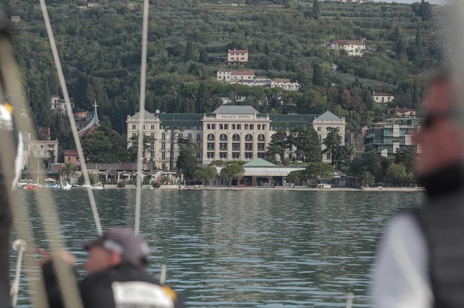 Iztekel se je razpis za oddajo dela centralne plaže Portorož, ki ga je objavil upravljalec plaže - piransko javno komunalno podjetje Okolje Piran. FOTO: Matej Povse