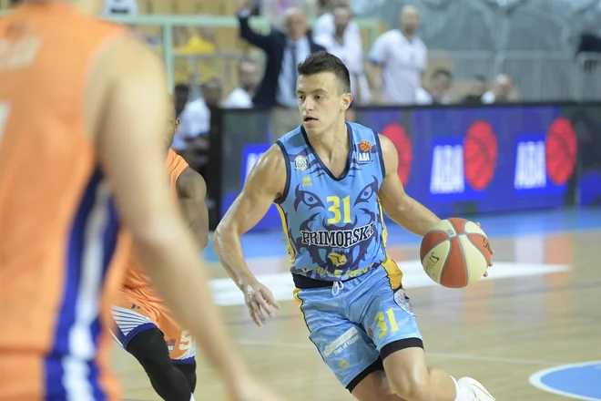 Žan Mark Šiško je pri 22 letih eden ključnih mož slovenskega prvaka. FOTO: ABA