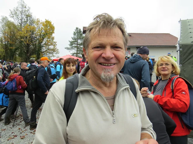 Jože Kos še ni izpustil nobenega od 33 pohodov. FOTO: Bojan Rajšek/Delo