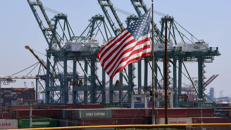 Fotografija: Svetovna trgovina se bo še krčila, najbolj se nižajo gospodarska pričakovanja za ZDA, ugotavlja inštitut Ifo. FOTO: Mark Ralston/AFP