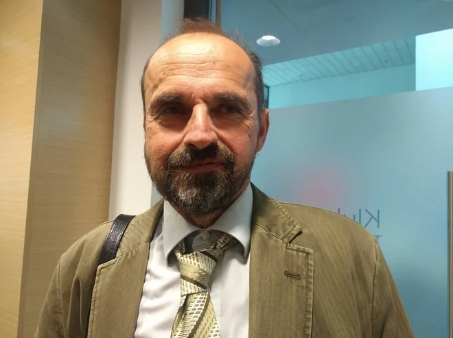 Gospodar zdravja je prva tovrstna aplikacija, kjer so na mobilni zdravstveni izkaznici lahko vsi izvidi na enem mestu (npr. od cepljenja, alergij, družinske amnezije), modul naročanja, model varnega komuniciranja ..., pravi Gorazd Hladnik, direktor p