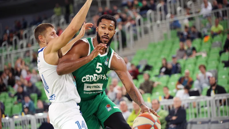 Fotografija: Mikael Hopkins igra v zadnjih tekmah vse bolje in je pomembna »okrepitev« Cedevite Olimpije. FOTO: ABA