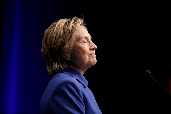 Hillary Clinton ves čas razmišlja, kakšna predsednica bi bila. FOTO: Š Joshua Roberts/Reuters