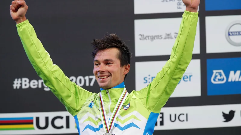 Fotografija: Cycling - UCI Road World Championships - Men Elite Individual Time Trial - Bergen, Norway - September 20, 2017 - Silver medalist Primoz Roglic of Slovenia reacts on the podium. NTB Scanpix/Cornelius Poppe via REUTERS ATTENTION EDITORS - THIS IMAGE WAS PROVIDED BY A THIRD PARTY. NORWAY OUT. NO COMMERCIAL OR EDITORIAL SALES IN NORWAY.