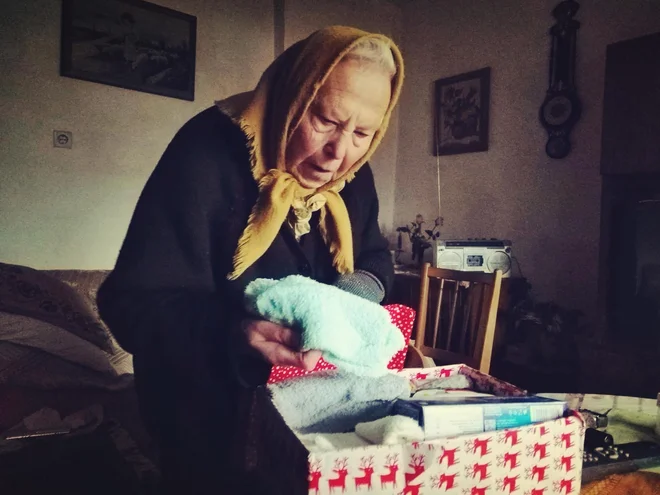 Starostniki se razveselijo čisto vsake malenkosti. FOTO: Ana Petrič