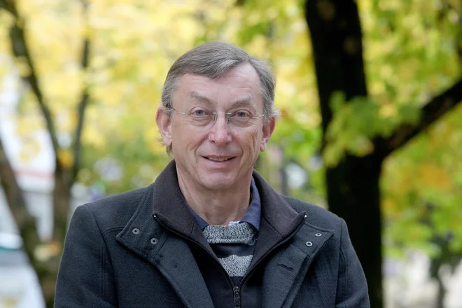Dr. Andrej Stare zdravnik in portni komentator. V Ljubljani 12.11.2019[Andrej Stare.zdravnik.portni komentator.RTV.Ljubljana]