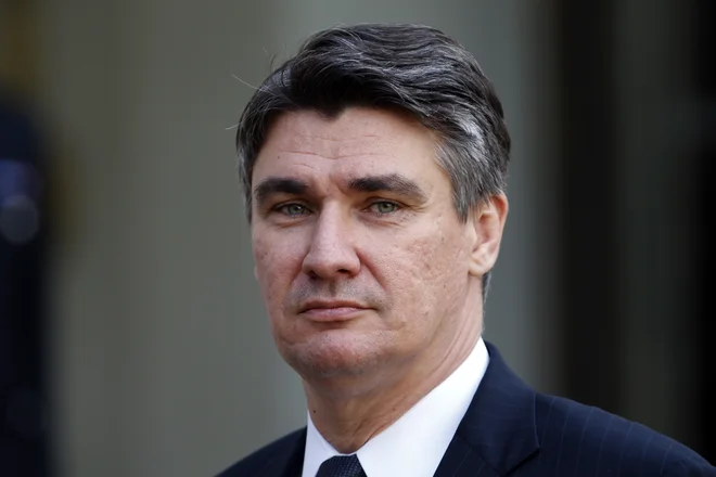 Po rezultatih anket je kandidat SDP Zoran Milanović edini resni tekmec desnemu trojčku. FOTO: Charles Platiau/Reuters