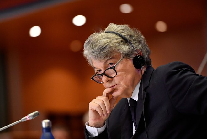 Francoski kandidat za superkomisarja Thierry Breton med zaslišanjem v evropskem parlamentu. FOTO: Afp