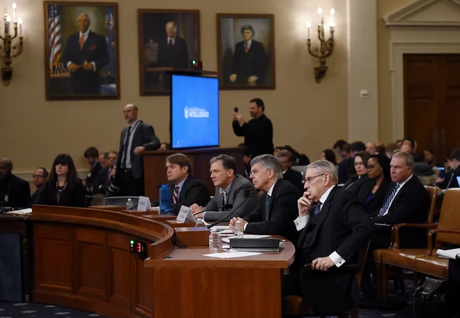 Ta teden so se v kongresu začela prva javna zaslišanja v preiskavi razrešitve predsednika Trumpa. Foto AFP