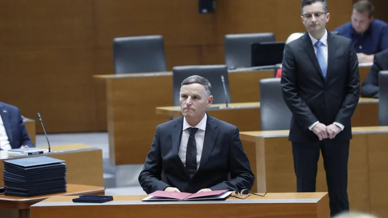 Fotografija: Koalicijske stranke, tudi finančnega ministra in premiera Marjana Šarca, v prihodnjih dneh čaka kar nekaj vročega političnega usklajevanja.
Foto Leon Vidic