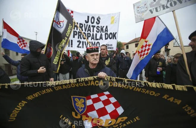 Letošnjo slovesnost je namesto sporov veteranov z oblastjo zaznamovala predsedniška kampanja. FOTO: Antonio Bronić/Reuters