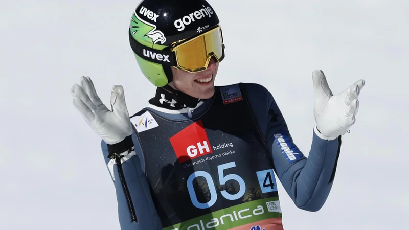 Fotografija: Timi Zajc bi bil rad v prihajajoči zimi (še) boljši, kot je bil v prejšnji, ko je v skupni razvrstitvi za svetovni pokal kot najboljši slovenski smučarski skakalec zasedel deveto mesto. FOTO: Matej Družnik