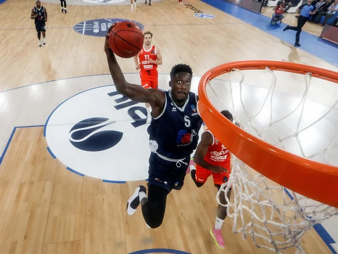 V Brescii so Awadu Abass in soigralci dosegli preveč lahkih košev.<br />
FOTO: Eurocup