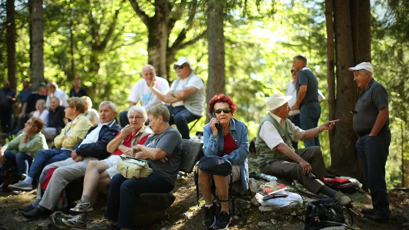Fotografija: Ob 2,5-odstotni gospodarski rasti bodo upokojenci deležni izredne uskalditve pokojnin, vprašanje pa je, ali bo ta 1-odstotna ali za vse enak znesek. Foto Jure Eržen/delo