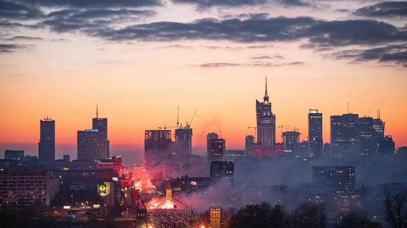 Fotografija: Poljaki so prejšnji teden spektakularno proslavili dan neodvisnosti, spektakularno naj bi bilo tudi na drevišnji tekmi s Slovenijo. FOTO: Reuters
