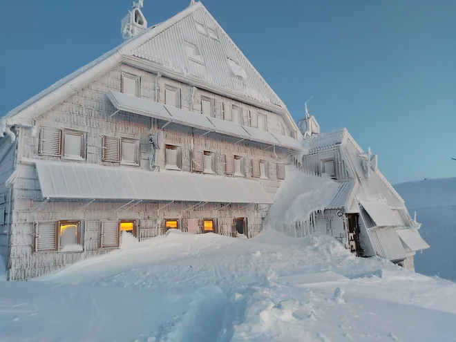 Zimska pravljica na Kredarici. FOTO: Jože Senica