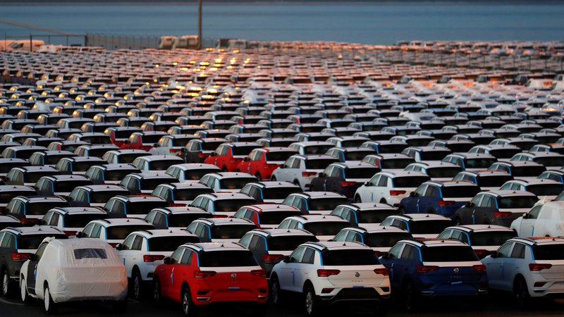Fotografija: Prodaja avtomobilov v Evropi oktobra ni bila slaba. FOTO: Reuters