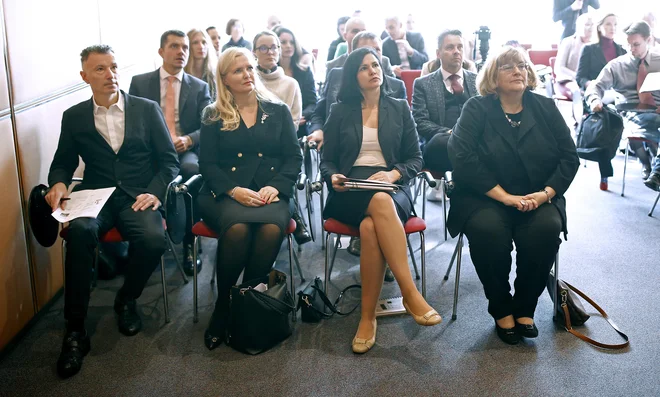Koalicija proti gospodarskemu kriminalu ob mednarodnem tednu ozaveščanja o prevarah je široka. FOTO Blaž Samec/Delo