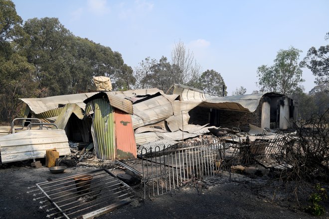 V požarih je bilo uničenih več kot 500 hiš. FOTO: Stringer Reuters