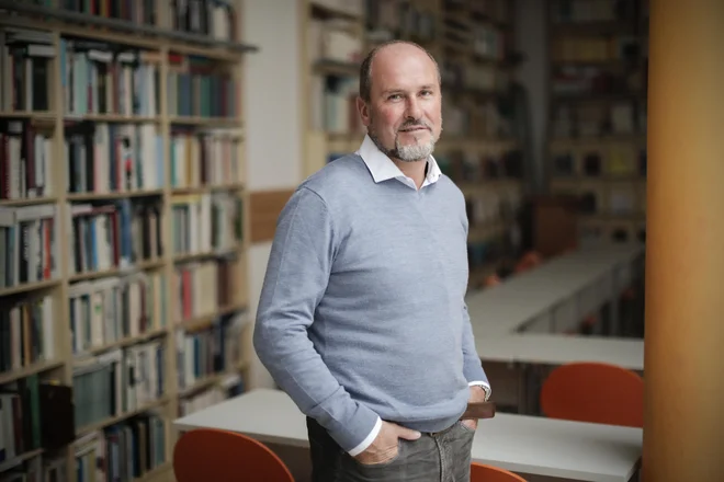 Rado Pišot, direktor Znanstveno- raziskovalnega središča Koper, je tudi navdušen smučar. Foto Uroš Hočevar