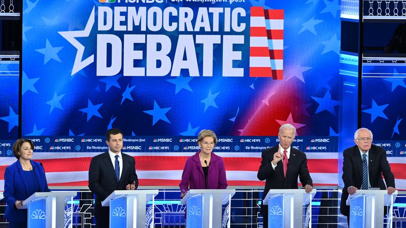 Fotografija: Novembrsko soočenje demokratskih predsedniških kandidatov je potekalo v Atlanti.  FOTO: Saul Loeb/AFP
