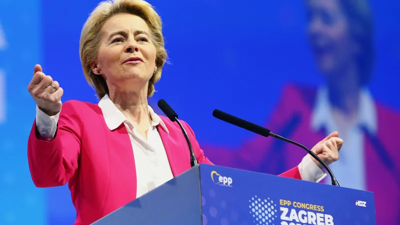 Ursula von der Leyen je včeraj nastopila na kongresu EPP v Zagrebu. Napovedala je, da bo evropsko komisijo vodila v duhu evropskih vrednot. FOTO: Antonio Bronic/Reuters