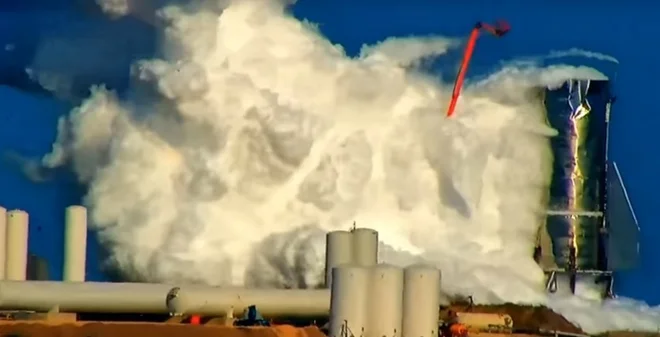 Prototip Mk-1 je končal v oblaku uparjenega goriva. FOTO: Youtube/Labpadre
