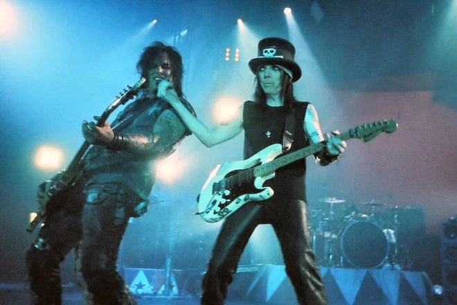 Nikki Sixx in Mick Mars Foto Wikipedija