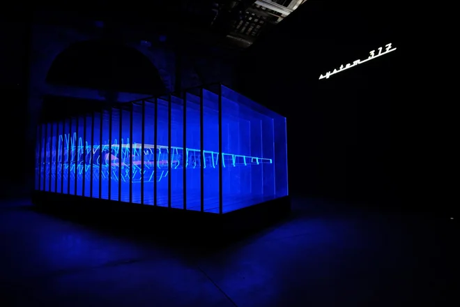 Marko Peljhan se je v Benetkah predstavil z vizualno izjemnim projektom Here We Go Again&nbsp;... System 317. FOTO: Matthew Biederman