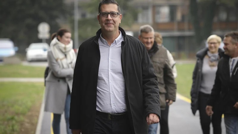 Župan Kopra Aleš Bržan se mora spoprijemati z očitki na račun njegovega svetovalca.