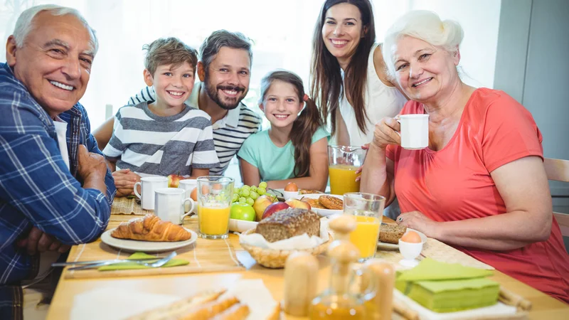 Fotografija: Naslednji pomemben korak k shujševalnemu jedilniku je, da so glavni obroki sestavljeni iz čim več vrst hranil. FOTO: Shutterstock