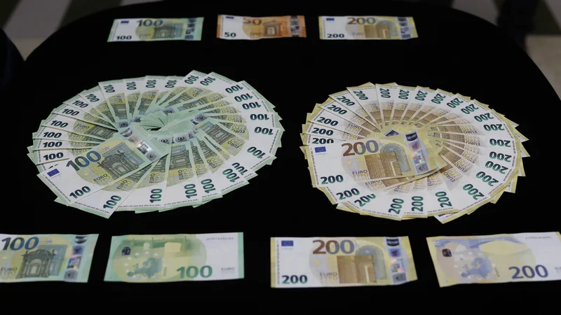 Ob daljšanju življenjske dobe bo vse izrazitejši pritisk na pokojninsko blagajno, kar pomeni, da bo čedalje bolj pomembno dodatno varčevanje v času delovne aktivnosti posameznika. Foto Leon Vidic