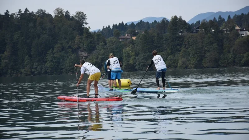 Fotografija: Suparska tekma na Zbiljskem jezeru. Foto: Tiki Team