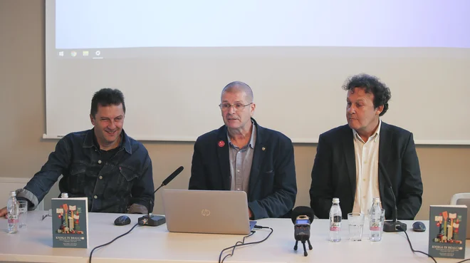 Samo Rugelj, Miha Kovač in Andrej Blatnik na predstavitvi raziskave <em>Knjiga in bralci VI.</em> FOTO: Jože Suhadolnik/Delo