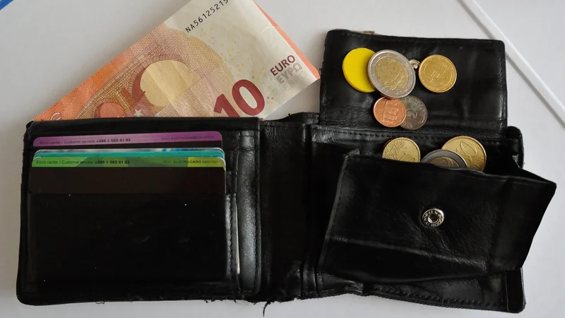 Fotografija: Banke morajo pri kreditiranju prebivalstva od 1. novembra upoštevati nove minimalne standarde, ki jih je določil nadzornik bančnega sistema.