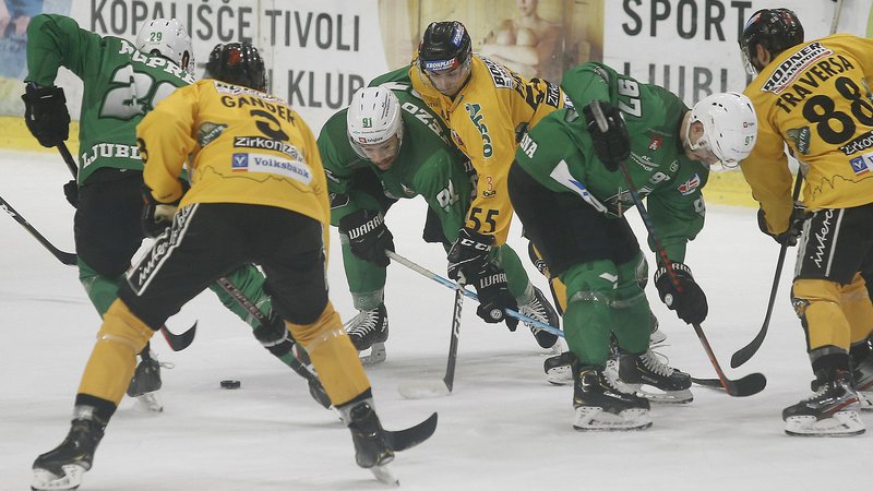 Fotografija: Ljubljanski hokejisti so odlično formo potrdili tudi v derbiju. FOTO: Blaž Samec