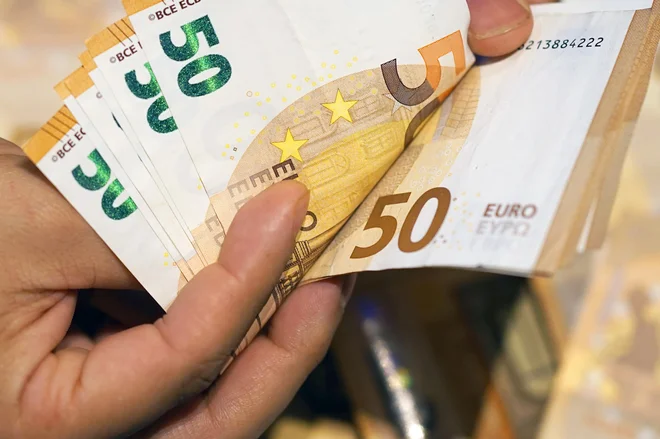 Kljub padajočim obrestnim meram so bile letos naložbe v obveznice donosne. FOTO: istock