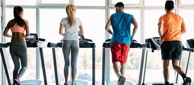 Po nekaj kilometrih, ko povečujete tempo in naklon, se spet vrnite k teku v tempu, s katerim ste začeli, seveda prej spremenite naklon tekaške steze tako, spet naj bo ravna. Foto: Shutterstock