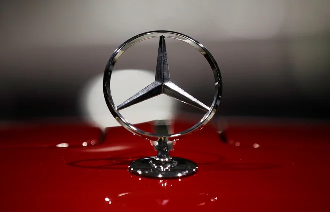 Tudi Mercedes bo močno zmanjšal število zaposlenih. FOTO: Reuters
