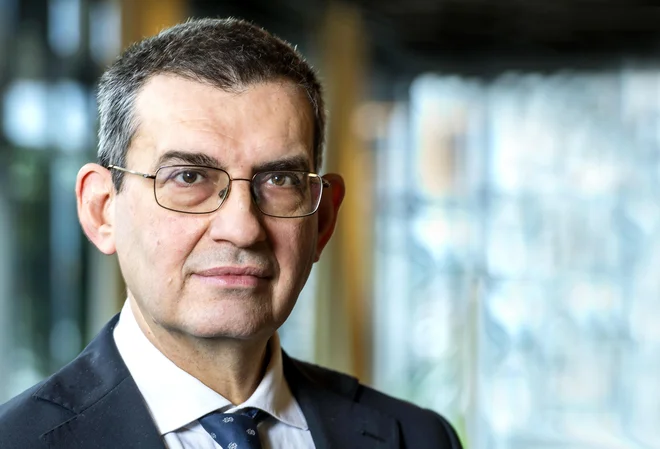 Luigi Ambrosio, profesor na univerzi Scuola Normale Superiore v Pisi, je letošnji prejemnik Balzanove nagrade za matematiko in s tem tudi čeka za 750.000 švicarskih frankov. Foto Peter Mosimann