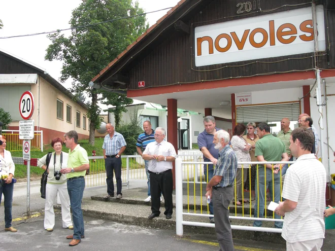 Remzo Skenderović: &raquo;Sedem let sem delal na vodilnem delovnem mestu velikega izvoznika in uvoznika (Novoles, 2900 zaposlenih), potem sem bil pet let direktor tovarne, ki je imela 67 odstotkov fizične proizvodnje izvoza, pa se ne spomnim, da bi kdo drug urejal uvoz ali izvoz. Ne Udba ne IMPEX!&laquo; Fotodokumetnacija Dela