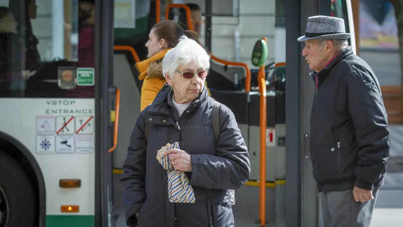 Fotografija: Pokojninska novela postopoma zvišuje odmerni odstotek za moške za polnih štirideset let pokojninske dobe s 57,25 odstotka na 63,5 odstotka. FOTO: Jože Suhadolnik