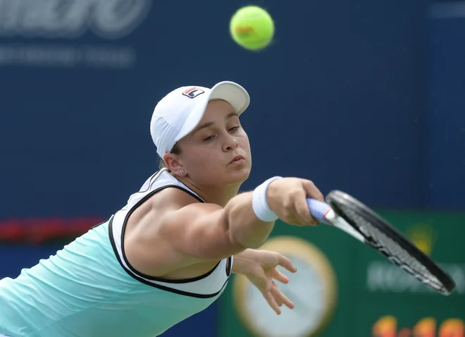 Ashleigh Barty se je na sklepnem mastersu osmerice razveselila največjega čeka v teniški zgodovini. FOTO: Reuters