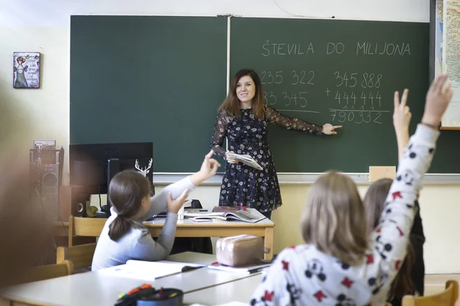 Kako bodo otroka, ki pride iz tujine, sprejeli sošolci, je velikokrat odvisno od tega, ali je učitelj naklonjen integraciji. FOTO: Leon Vidic/Delo