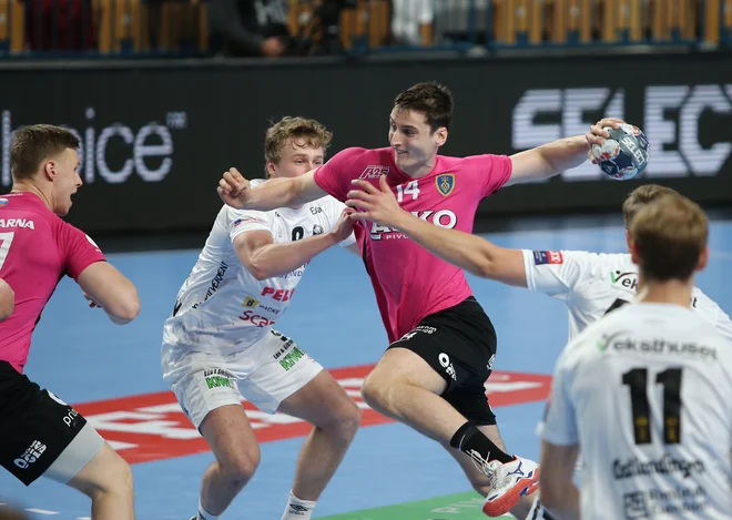 Tudi Matic Grošelj je imel težave, nastopil z bolečinami v križu in stisnil zobe, vendar mu gostovanje na Norveškem ne bo ostalo v lepem spomimu. FOTO: Jože Suhadolnik