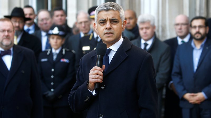 Fotografija: Khan na današnji žalni slovesnosti za žrtve zadnjega terorističnega napada v Londonu. FOTO: Reuters
