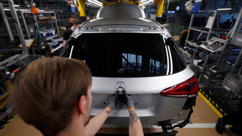 Fotografija: Proizvodnja modela mercedes A v Daimlerjevi tovarni v Rastattu, v Nemčiji.